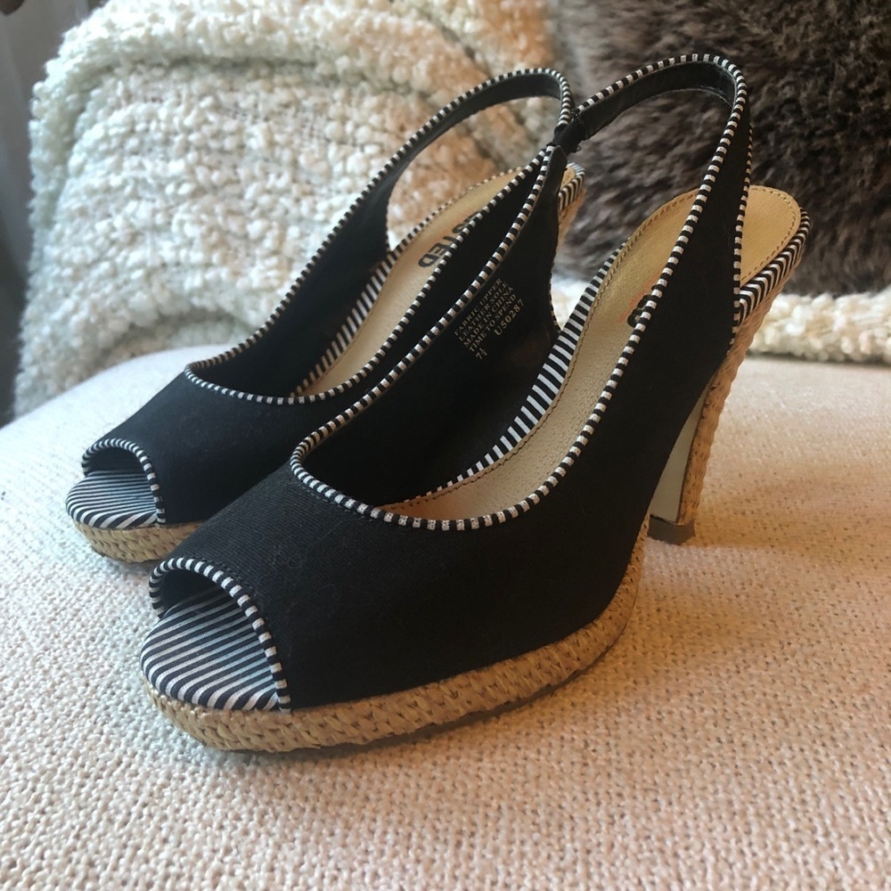 Kenneth Cole Black White Fabric Slingback Peep Toe Heels Women 7.5 Pinup Retro